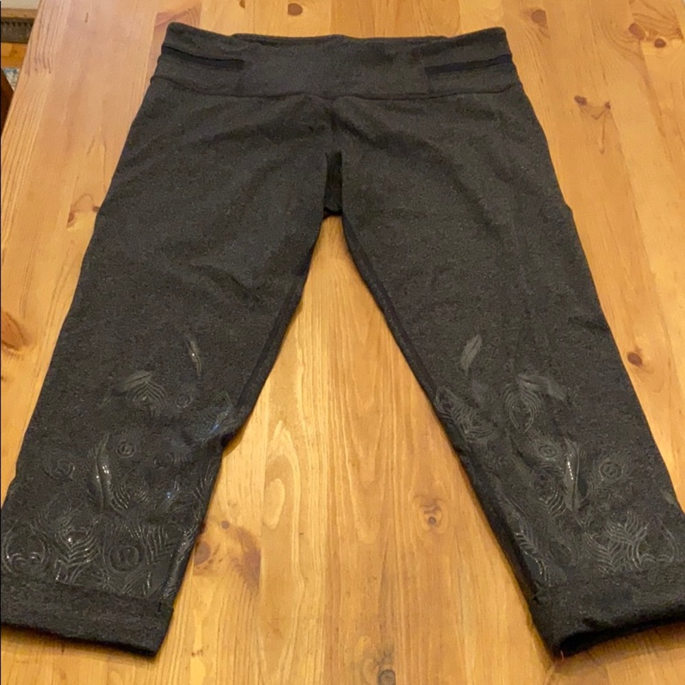 Lululemon Athletica Peacock yoga crop leggings